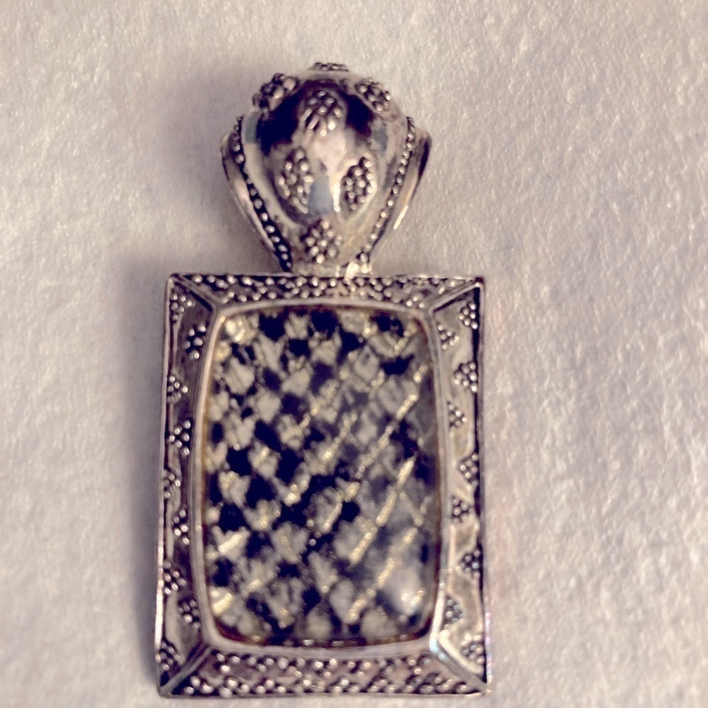 Vintage pendant silver/black herringbone pattern